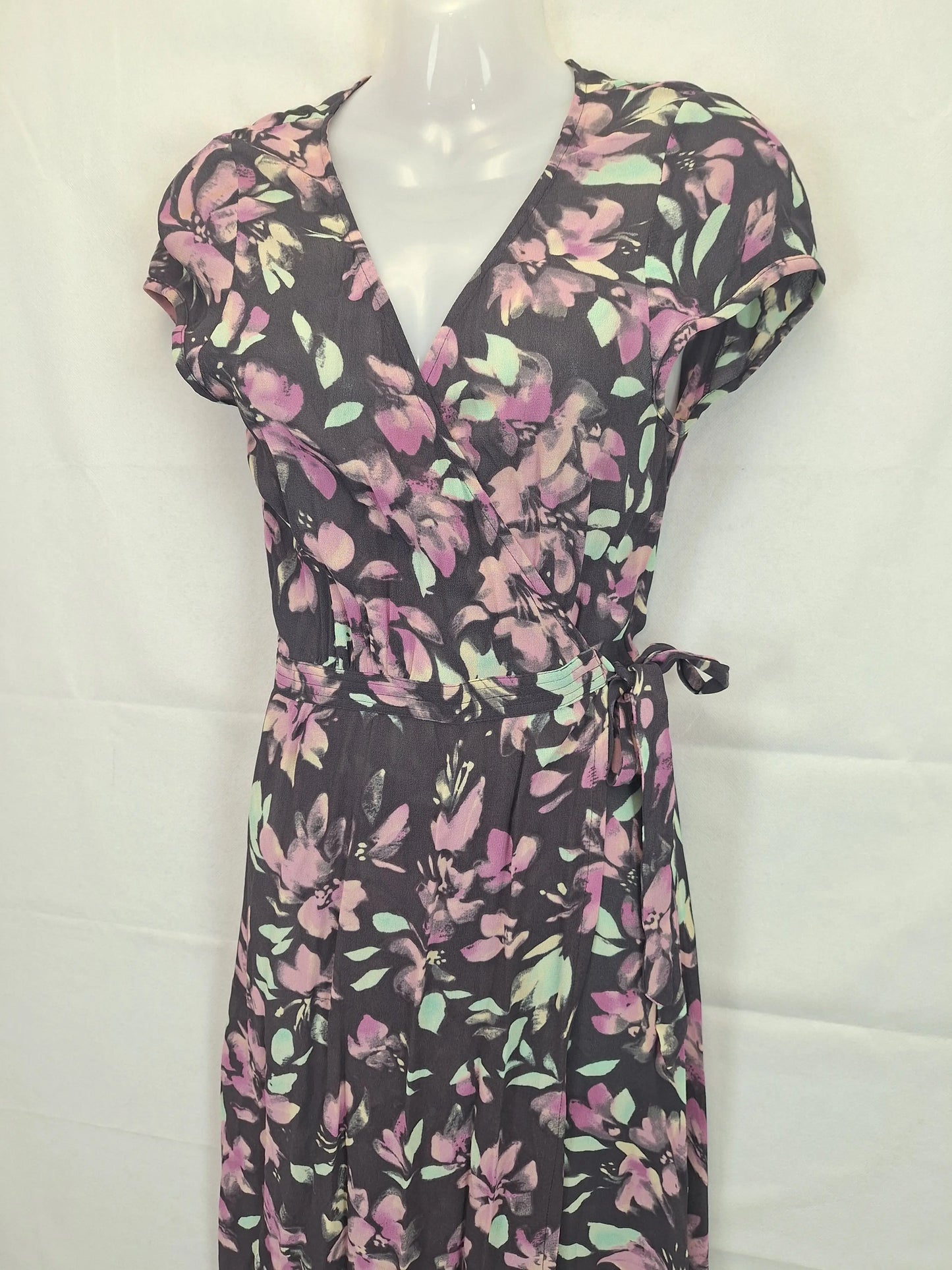 Tigerlily Floral Wrap Maxi Dress Size 8 by SwapUp-Online Second Hand Store-Online Thrift Store