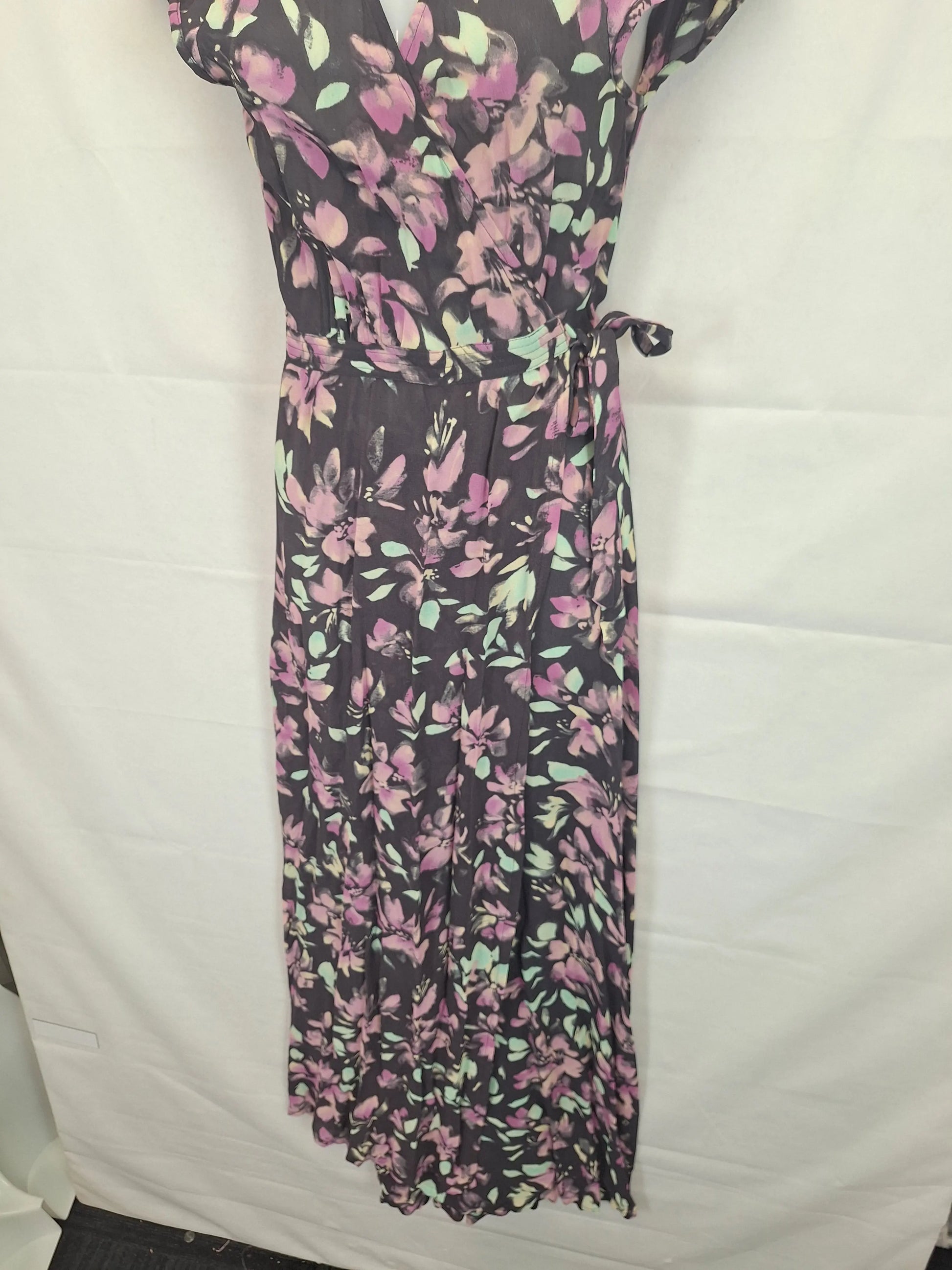 Tigerlily Floral Wrap Maxi Dress Size 8 by SwapUp-Online Second Hand Store-Online Thrift Store