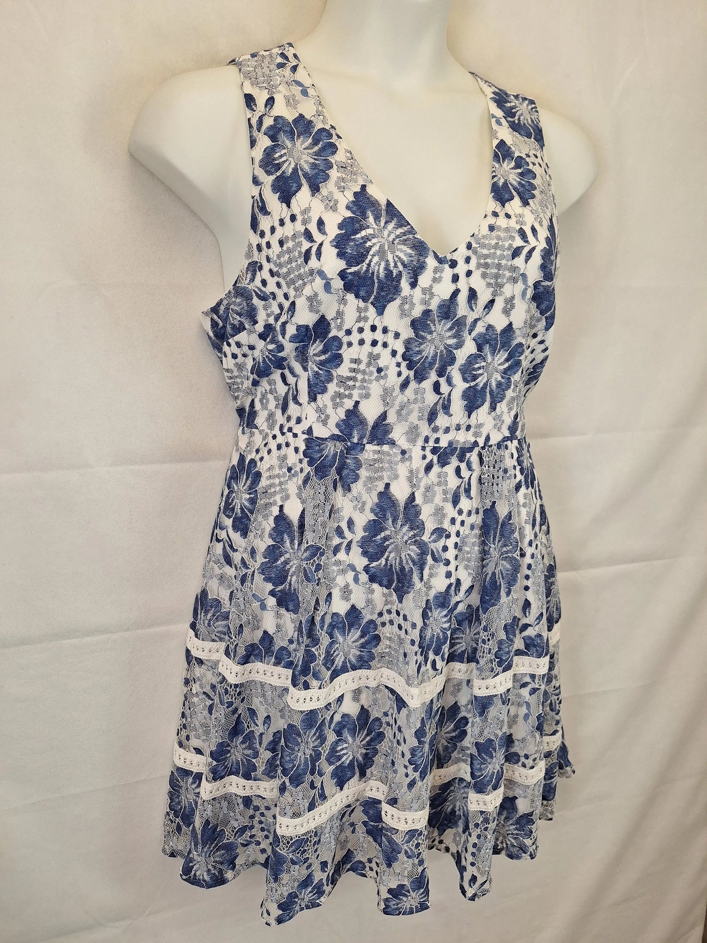 Tokito Elegant Floral Lace Mini Dress Size 14 by SwapUp-Online Second Hand Store-Online Thrift Store