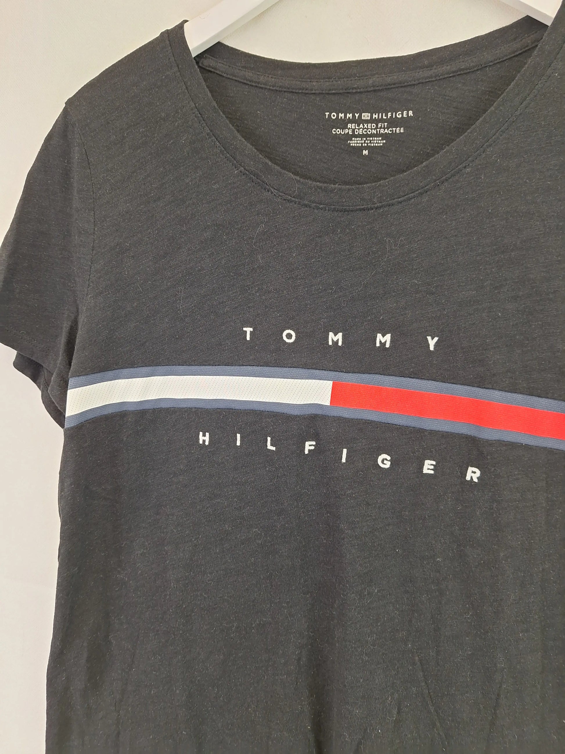 Tommy Hilfiger Relaxed Fit Logo T-shirt Size M by SwapUp-Online Second Hand Store-Online Thrift Store