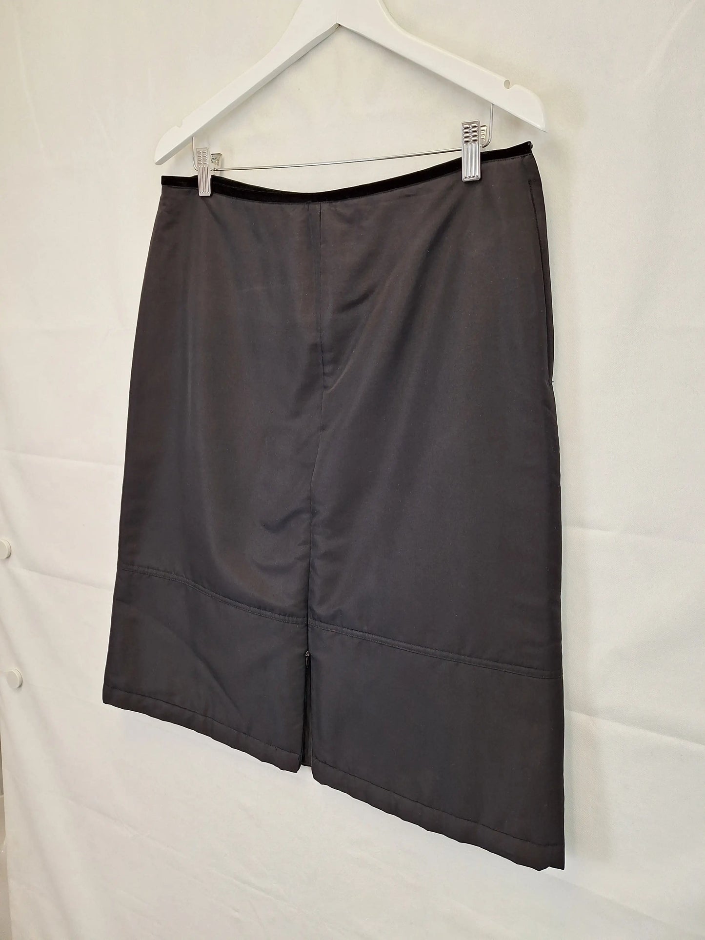 Trent Resort Thick Slit Midi Skirt Size 14 by SwapUp-Online Second Hand Store-Online Thrift Store