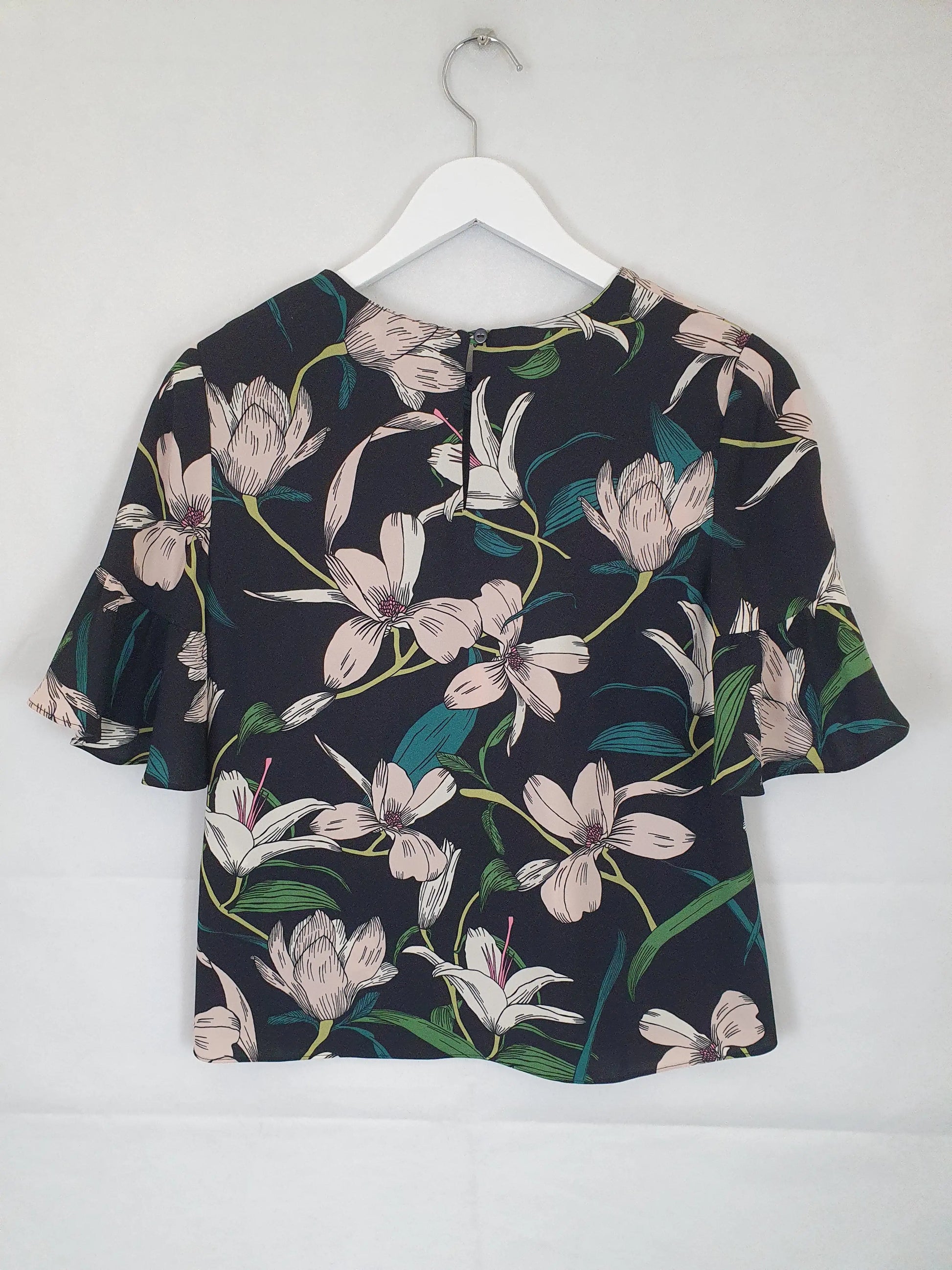 Veronika Maine Office Frill Sleeve Top Size 6 by SwapUp-Second Hand Shop-Thrift Store-Op Shop 