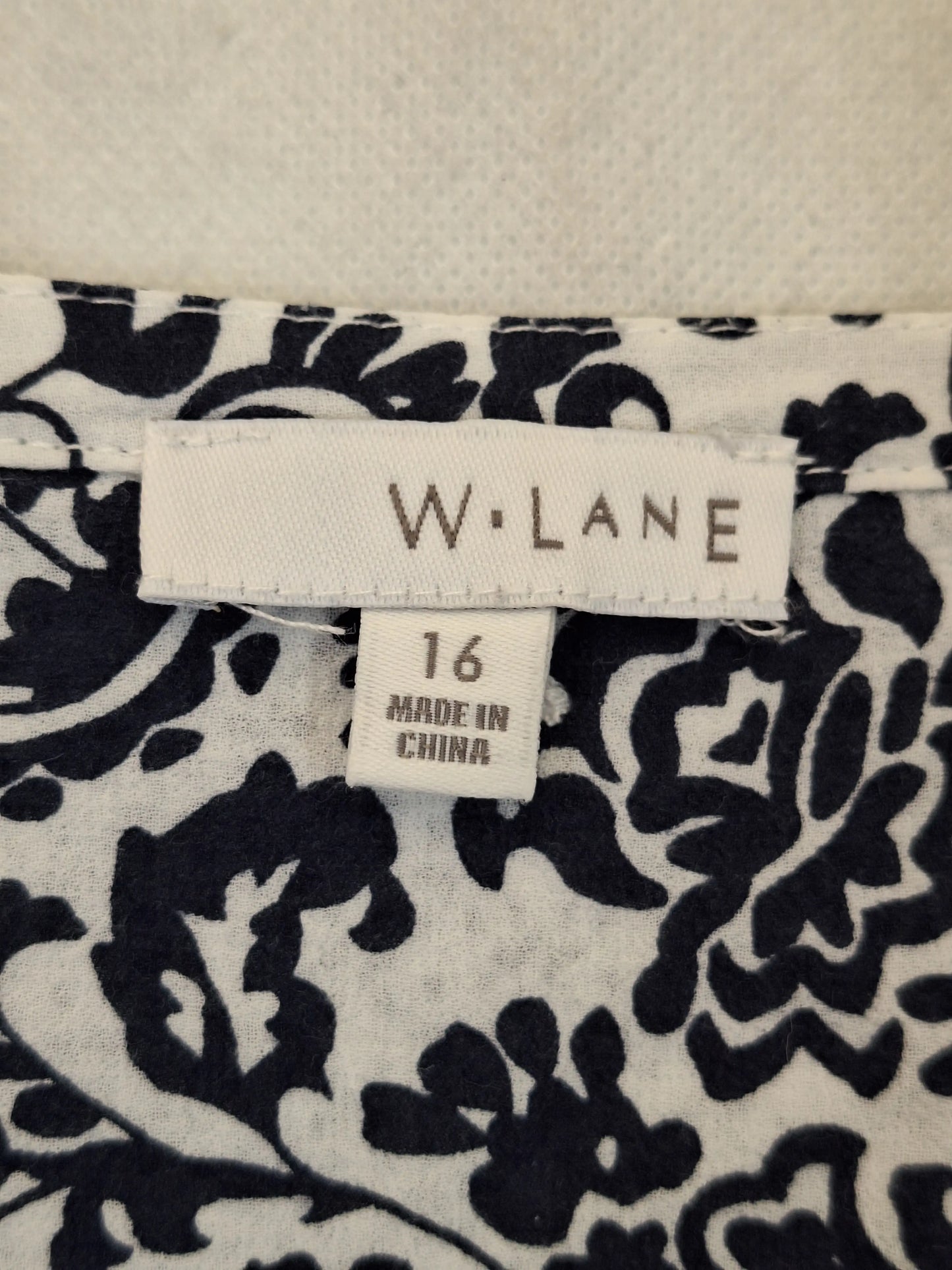 W. Lane Navy Contrast Light Fauna Blouse Size 16 by SwapUp-Online Second Hand Store-Online Thrift Store