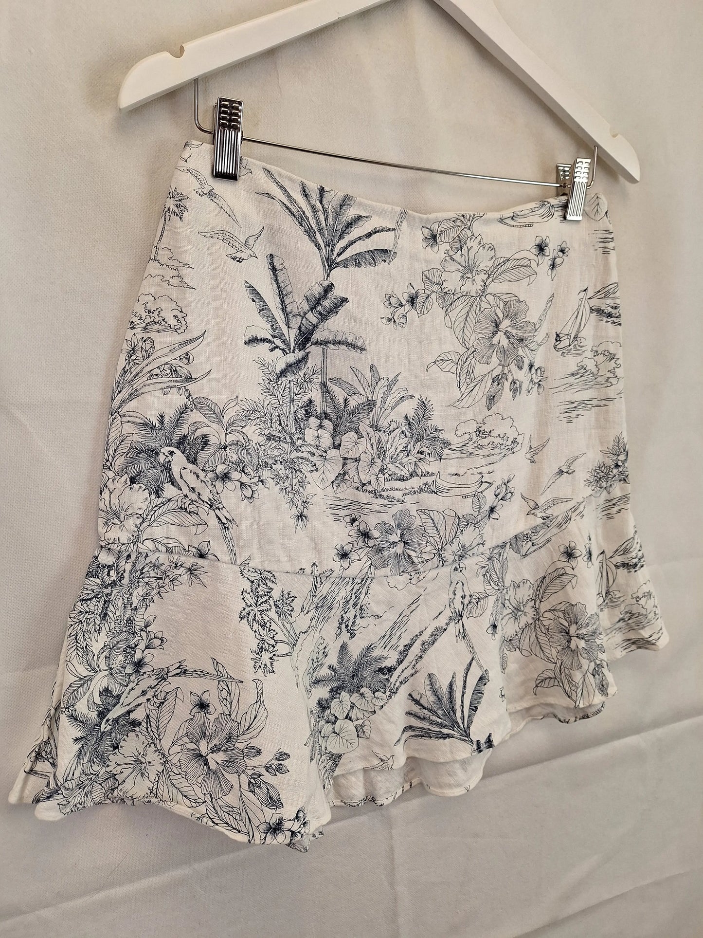 Witchery Botanical Linen Flute Mini Skirt Size 8 by SwapUp-Online Second Hand Store-Online Thrift Store