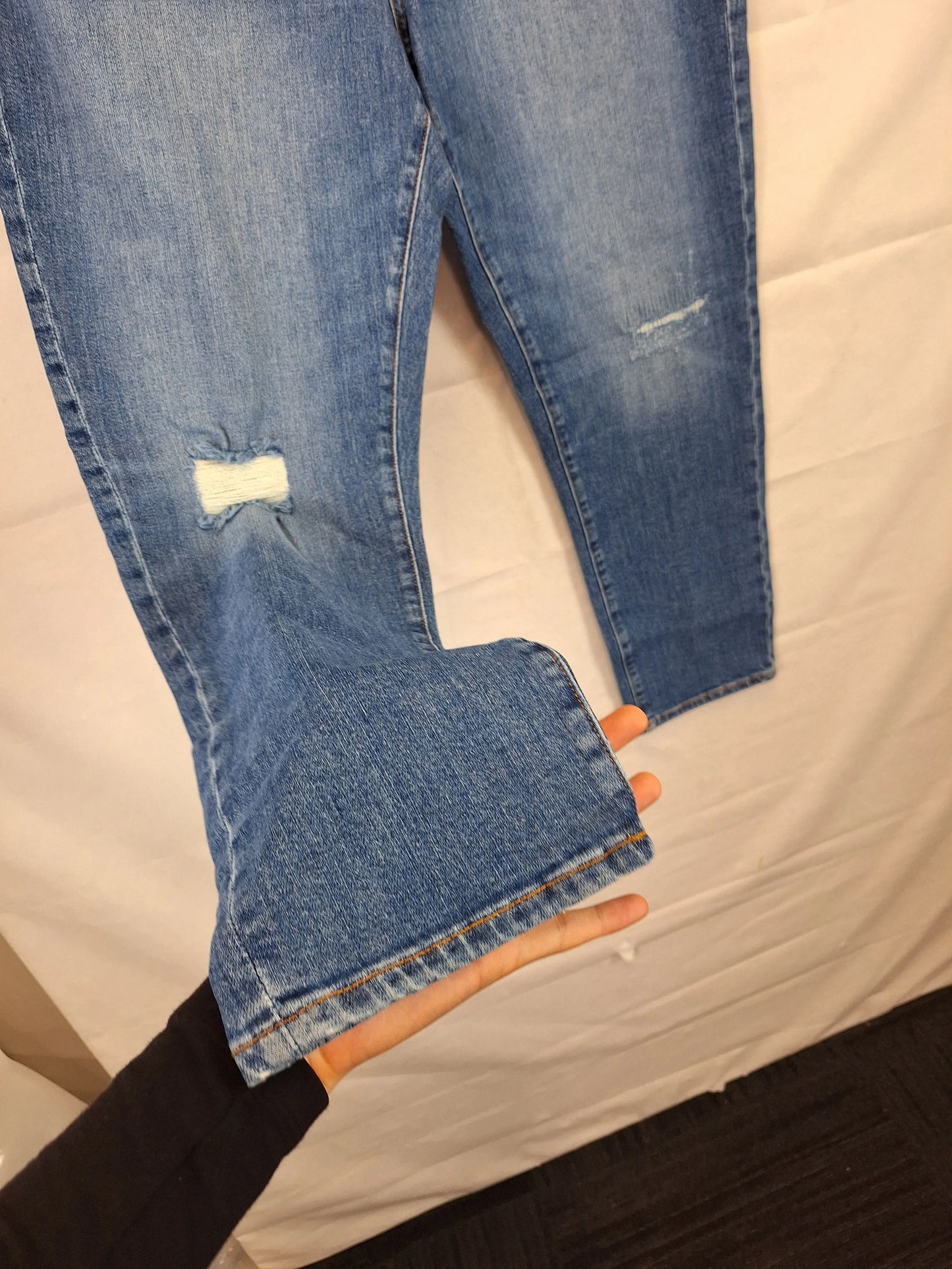 Witchery Essential Mid Rise Relaxed Leg Jeans Size 16 by SwapUp-Online Second Hand Store-Online Thrift Store