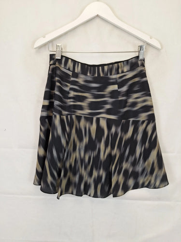 Witchery Flirty Printed Swing Mini Skirt Size 8 by SwapUp-Online Second Hand Store-Online Thrift Store