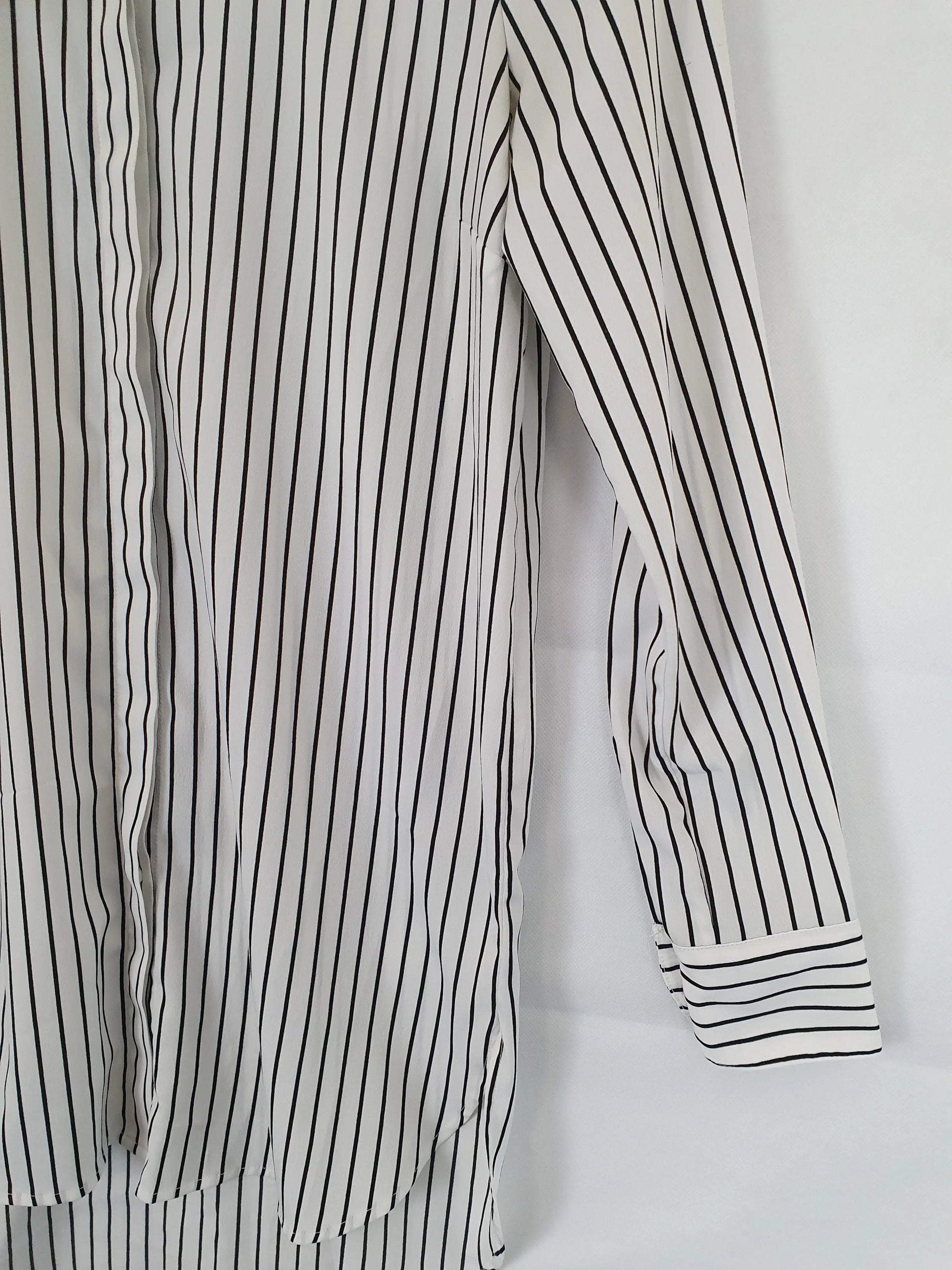 Witchery Long Striped Shirt Size 6 by SwapUp-Online Second Hand Store-Online Thrift Store
