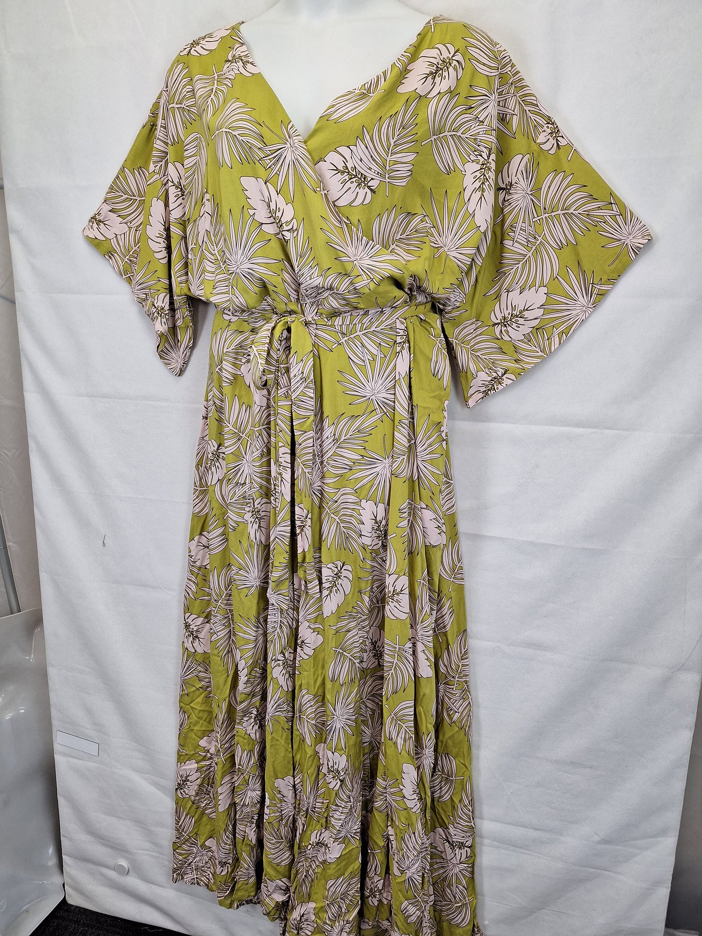 Collectif Akiko Summer Foliage Jumpsuit Size 26 by SwapUp-Online Second Hand Store-Online Thrift Store