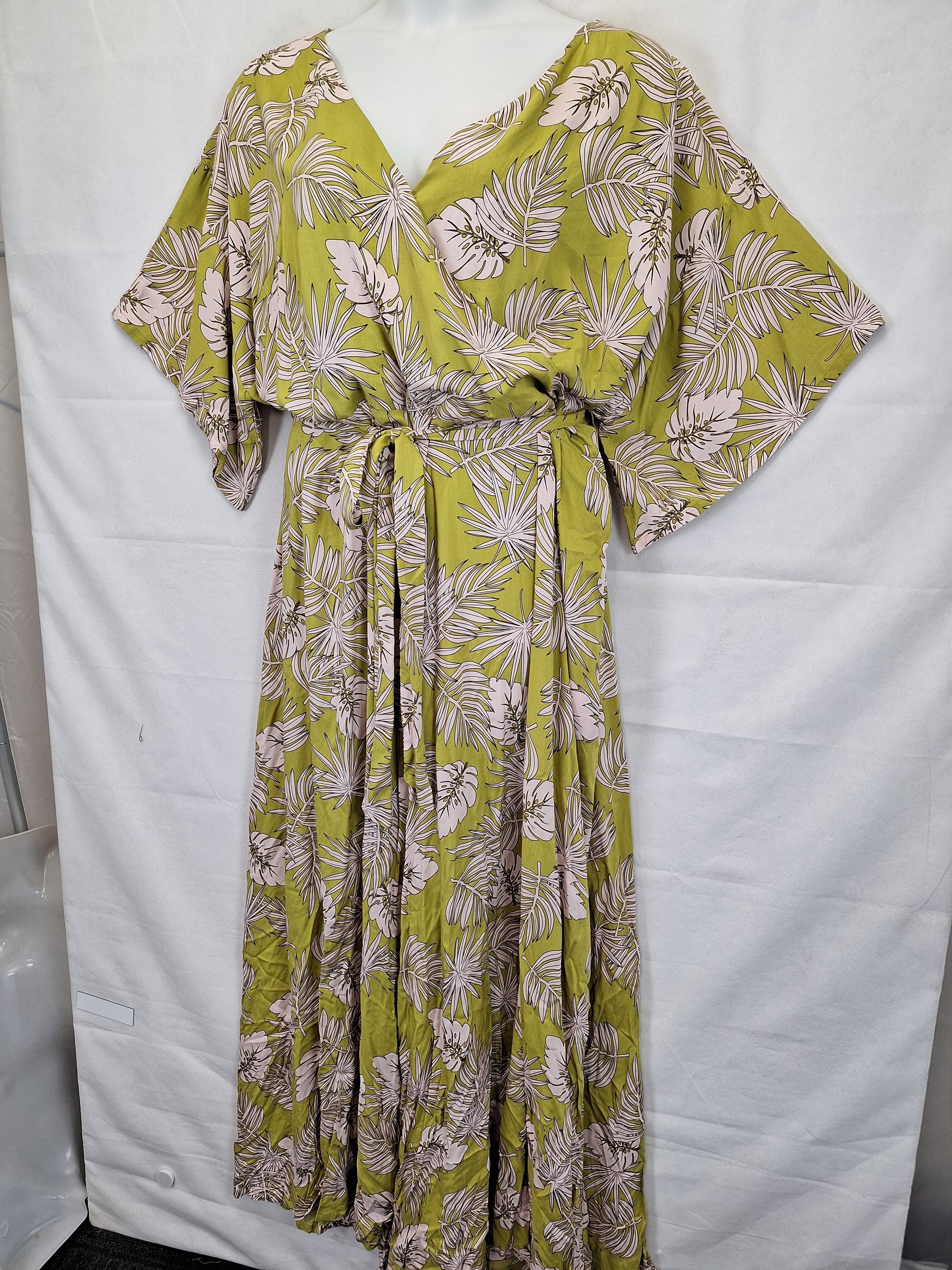 Collectif Akiko Summer Foliage Jumpsuit Size 26 by SwapUp-Online Second Hand Store-Online Thrift Store