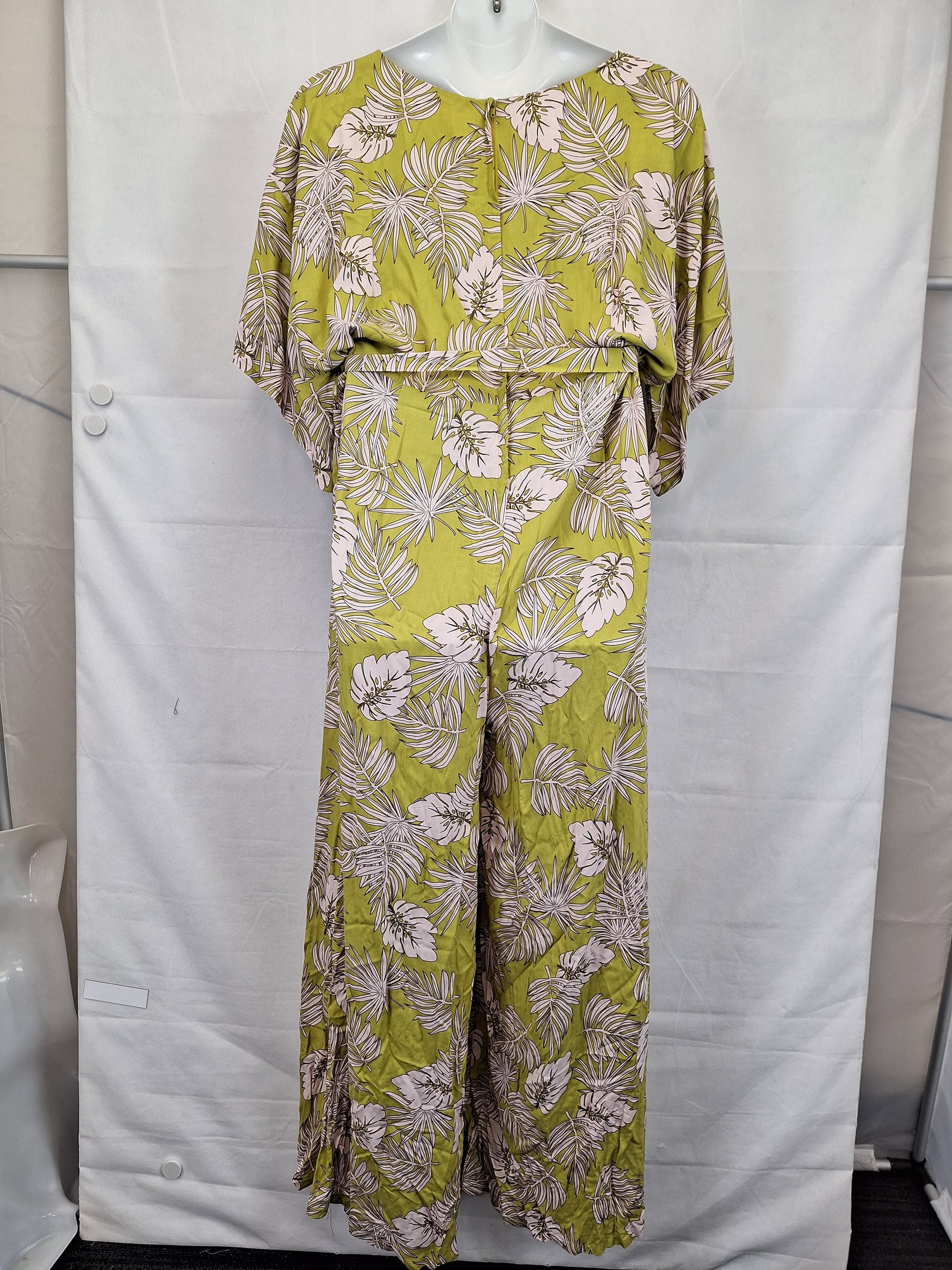 Collectif Akiko Summer Foliage Jumpsuit Size 26 by SwapUp-Online Second Hand Store-Online Thrift Store