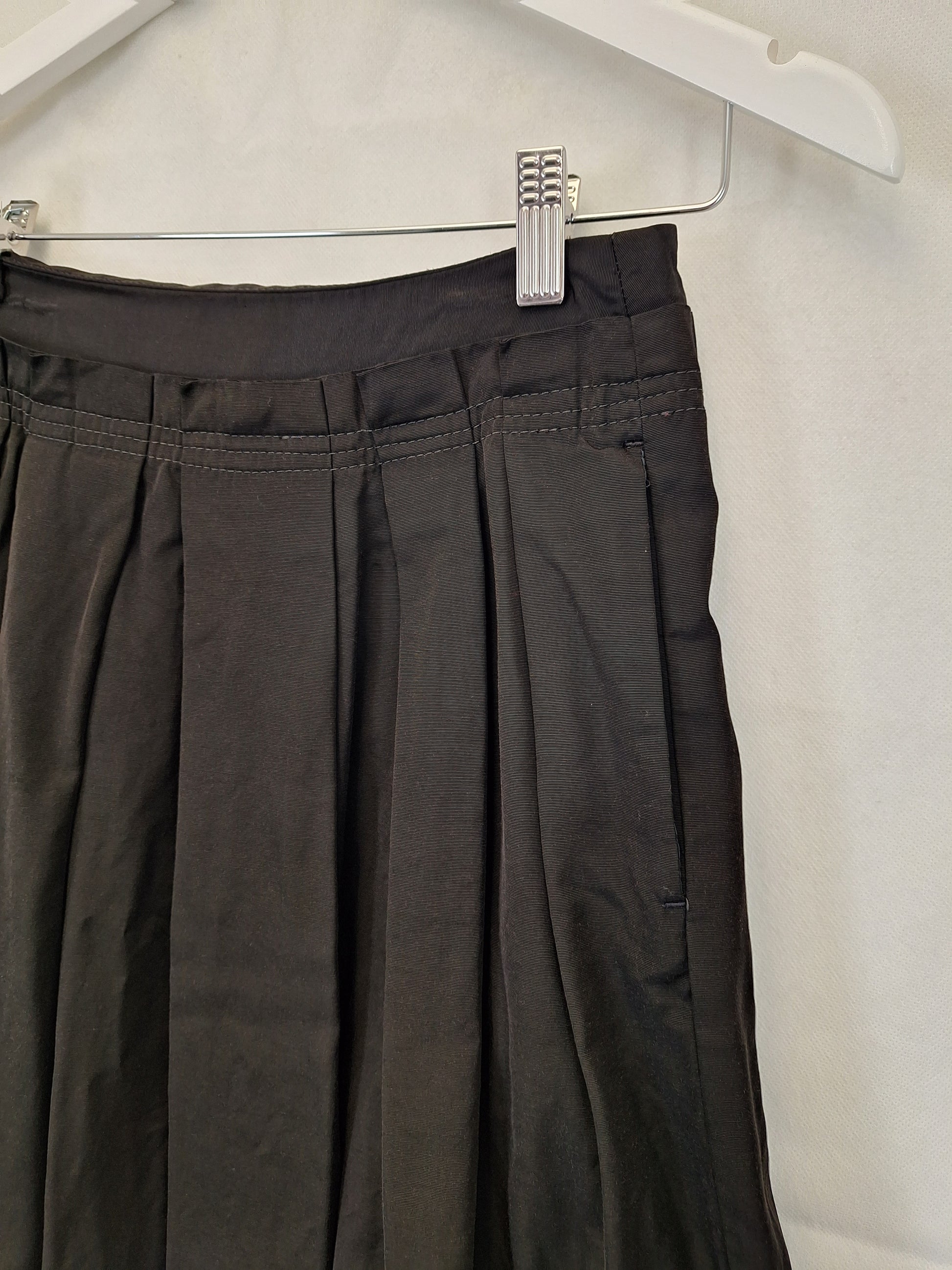 Cue Pleated Classic Evening Midi Skirt Size 8 by SwapUp-Online Second Hand Store-Online Thrift Store