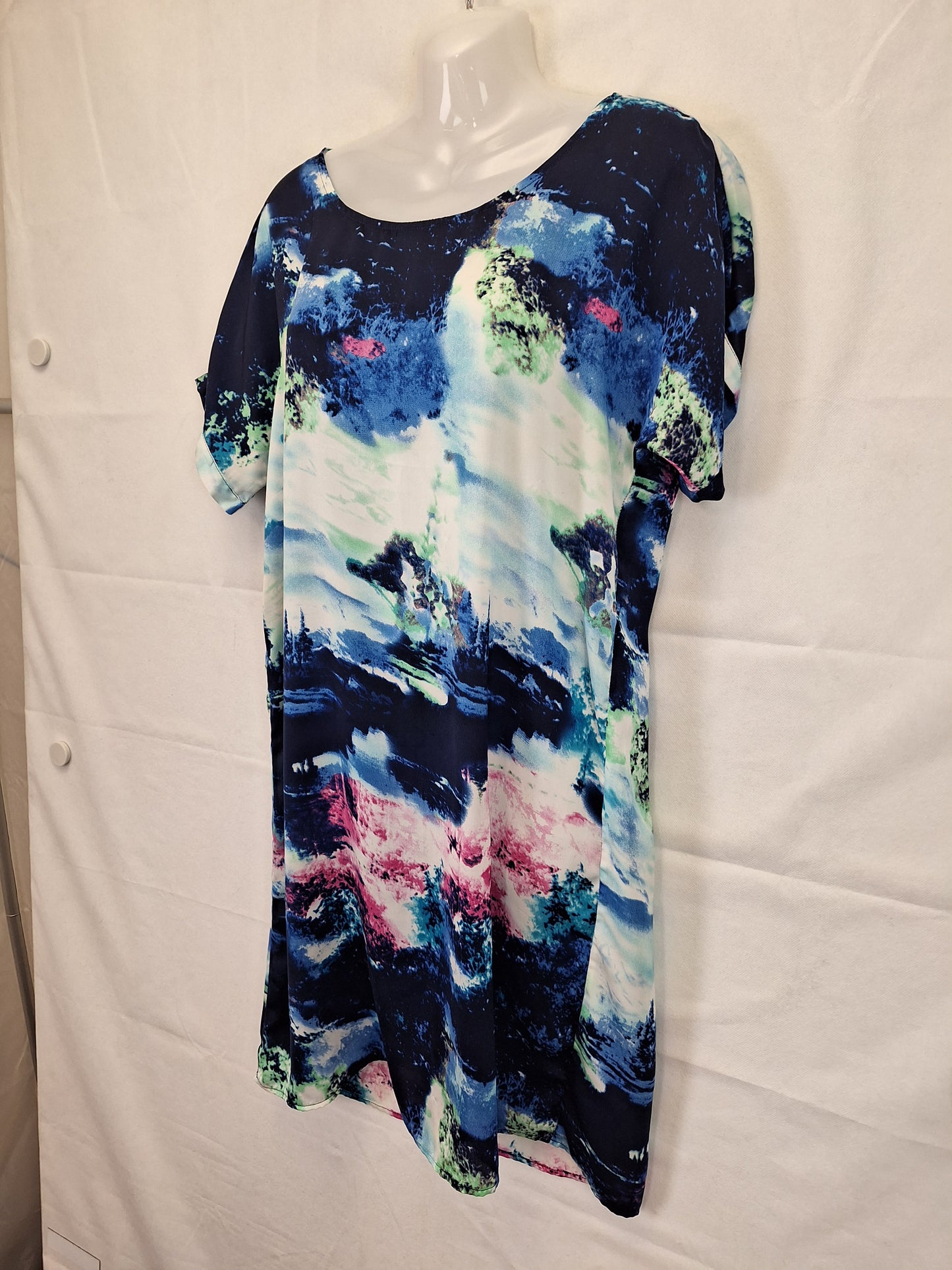 Picnic Abstract Loose Midi Dress Size S by SwapUp-Online Second Hand Store-Online Thrift Store