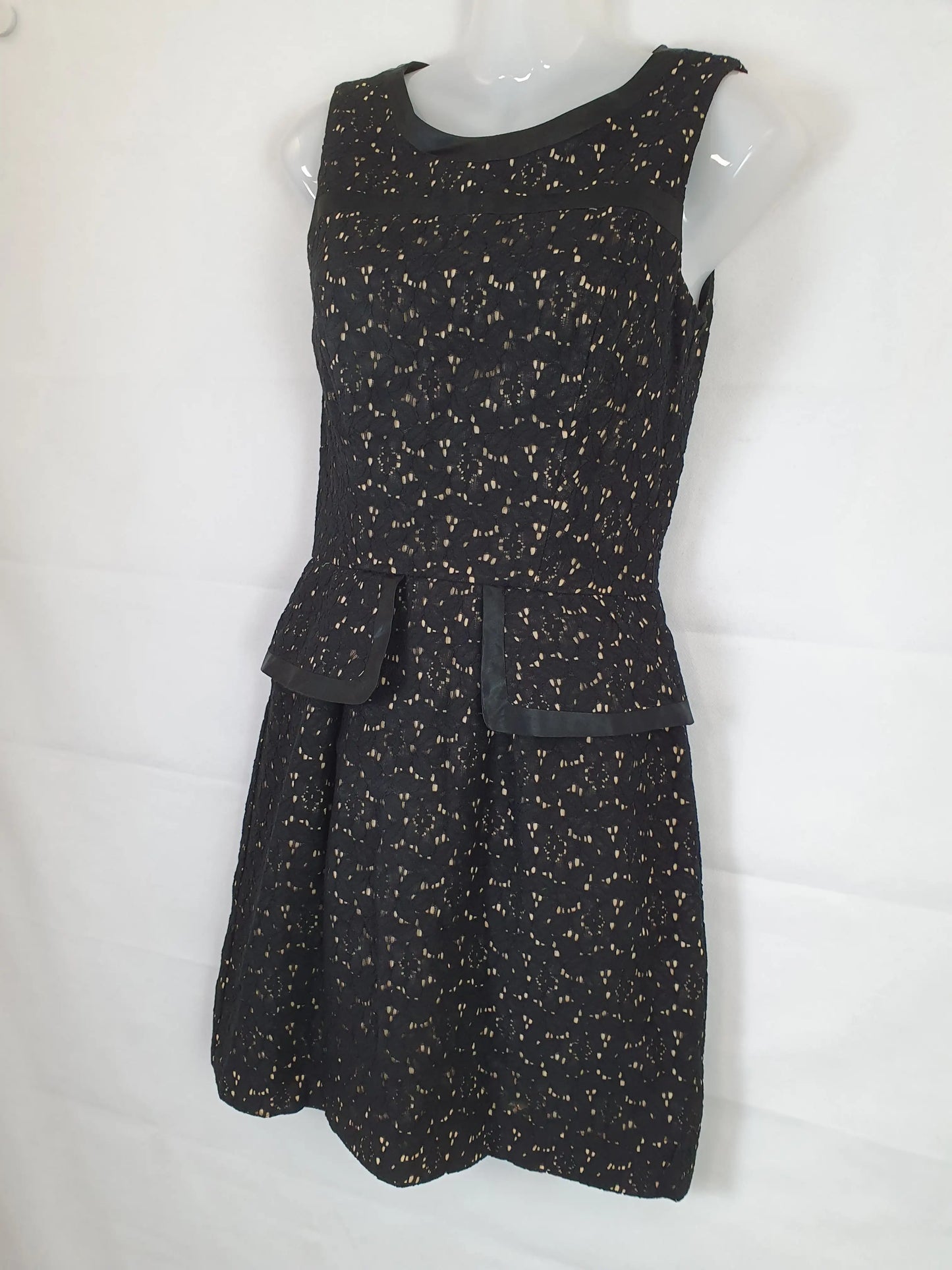 Cue Evening Work Midi Dress Size 6 by SwapUp-Second Hand Shop-Thrift Store-Op Shop 