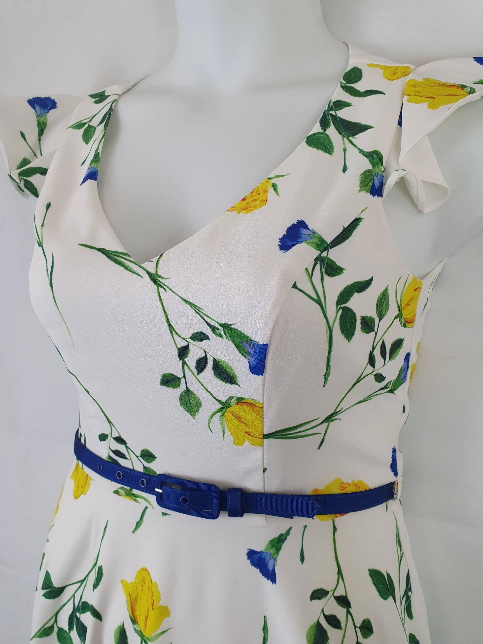 Review Floral Midi Dress Size 10 by SwapUp-Second Hand Shop-Thrift Store-Op Shop 