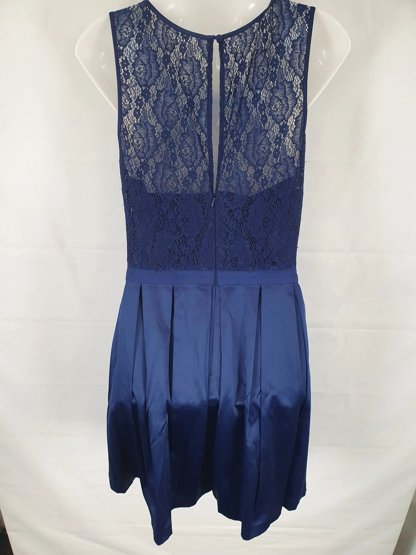 Review Formal Lace Midi  Dress Size 10 by SwapUp-Second Hand Shop-Thrift Store-Op Shop 