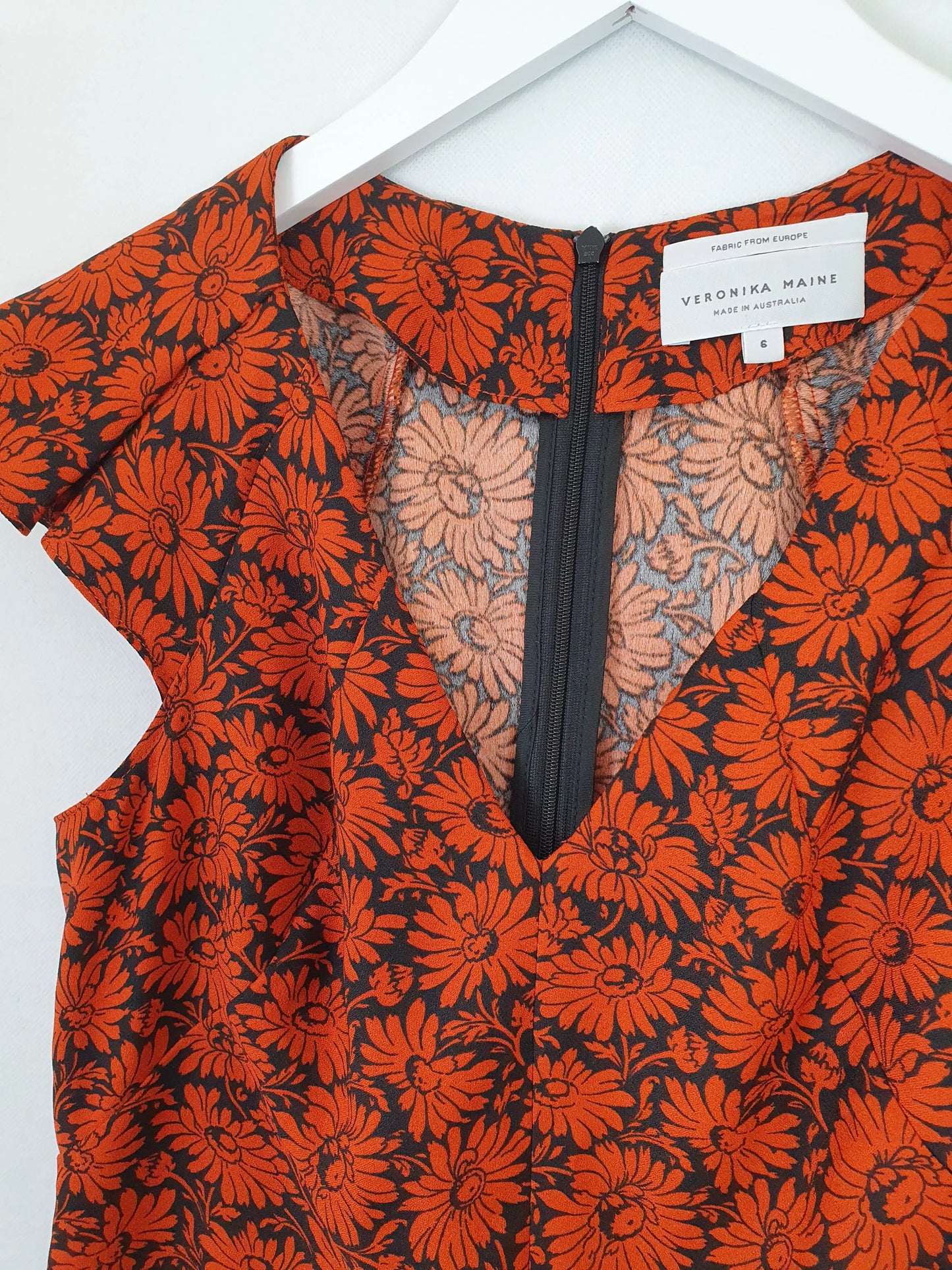 Veronika Maine Floral Smart Top Size 6 by SwapUp-Second Hand Shop-Thrift Store-Op Shop 